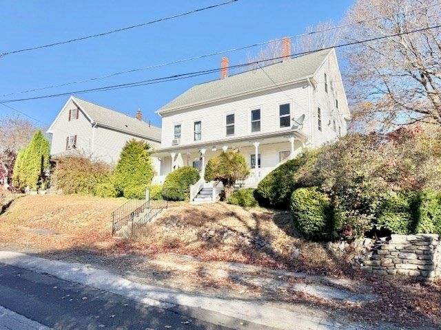 38 Mount Pleasant St, North Brookfield, MA 01535