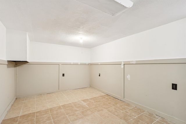 3425 SW 13th Street, Des Moines, IA 50315