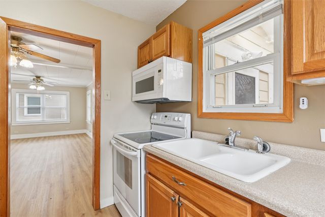 3425 SW 13th Street, Des Moines, IA 50315