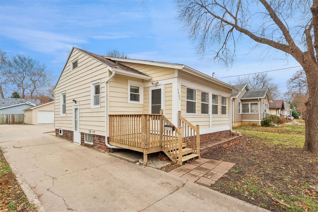 3425 SW 13th Street, Des Moines, IA 50315