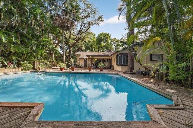 1711 SW 30th Place, Fort Lauderdale, FL 33315