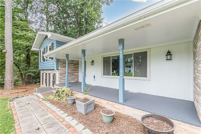 1574 Old Spring House Lane, Atlanta, GA 30338