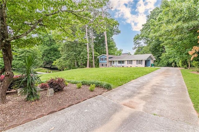 1574 Old Spring House Lane, Atlanta, GA 30338