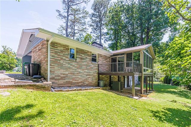 1574 Old Spring House Lane, Atlanta, GA 30338