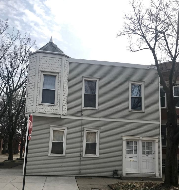 1901 W BARRY Avenue 2, Chicago, IL 60657