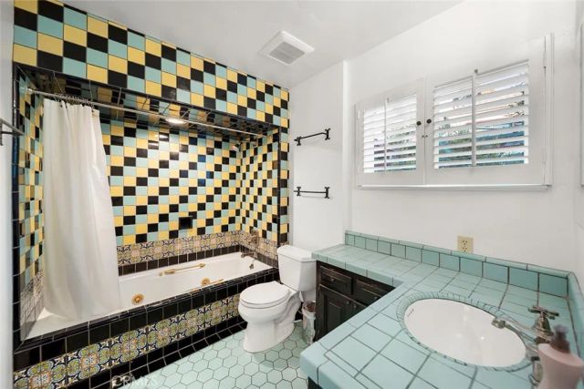 2 Emerald Bay, Laguna Beach, CA 92651