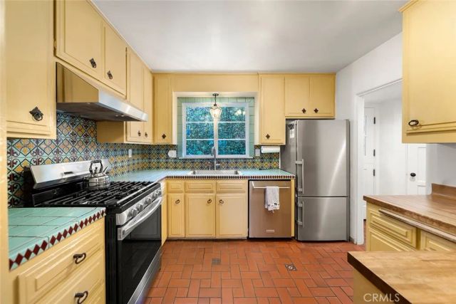 2 Emerald Bay, Laguna Beach, CA 92651