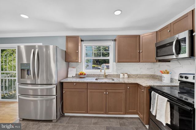 4203 JOHN ST, Suitland, MD 20746