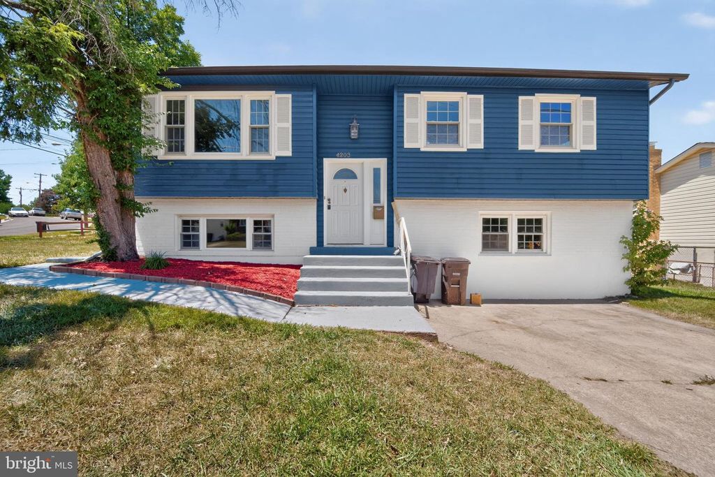 4203 JOHN ST, Suitland, MD 20746