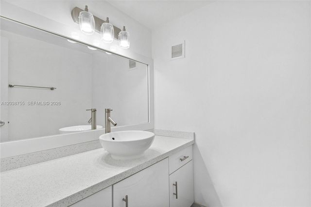 1200 W Ave 515 515, Miami Beach, FL 33139
