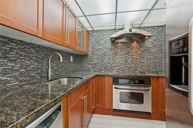 1200 W Ave 515 515, Miami Beach, FL 33139