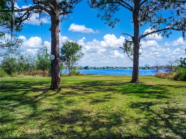 3288 Popinjay Avenue, Lake Placid, FL 33852