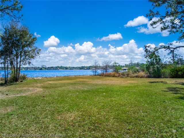 3288 Popinjay Avenue, Lake Placid, FL 33852