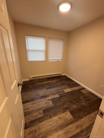 855 Meade Avenue, Bellport, NY 11713