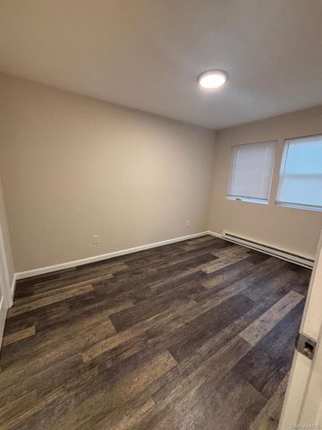 855 Meade Avenue, Bellport, NY 11713