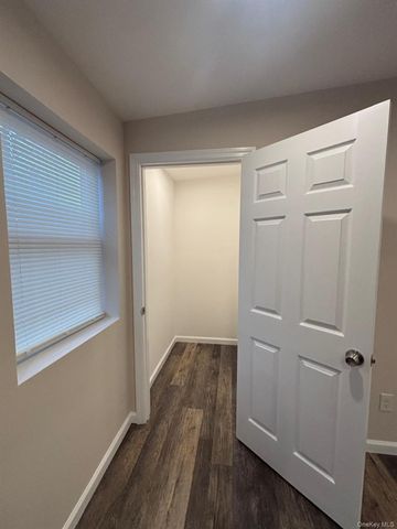 855 Meade Avenue, Bellport, NY 11713