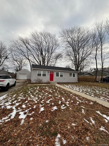 855 Meade Avenue, Bellport, NY 11713