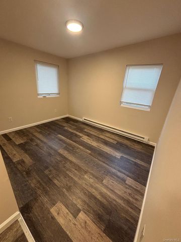 855 Meade Avenue, Bellport, NY 11713