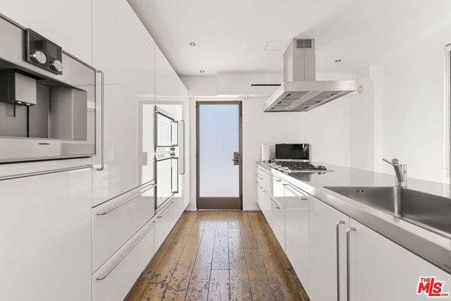 1719 Appian Way 5, Santa Monica, CA 90401