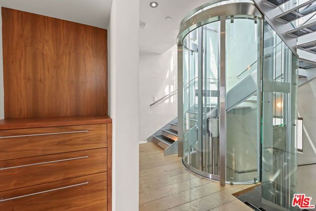 1719 Appian Way 5, Santa Monica, CA 90401