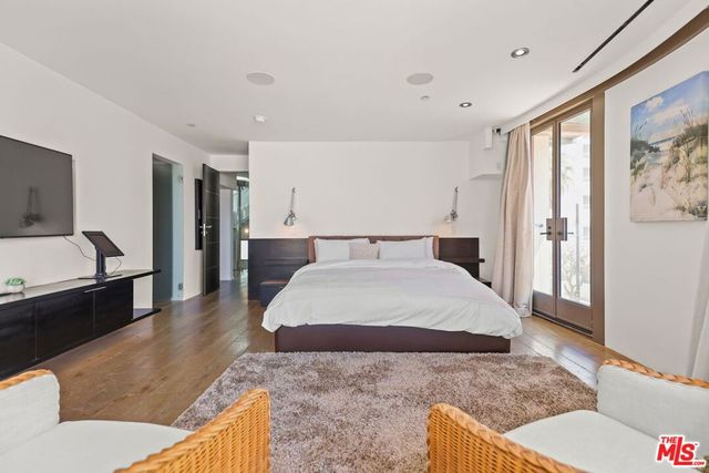 1719 Appian Way 5, Santa Monica, CA 90401