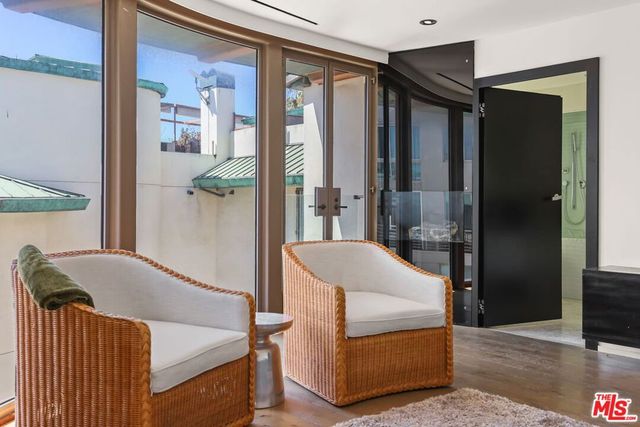 1719 Appian Way 5, Santa Monica, CA 90401