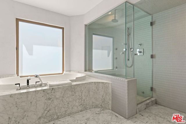 1719 Appian Way 5, Santa Monica, CA 90401