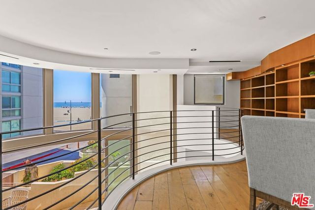 1719 Appian Way 5, Santa Monica, CA 90401