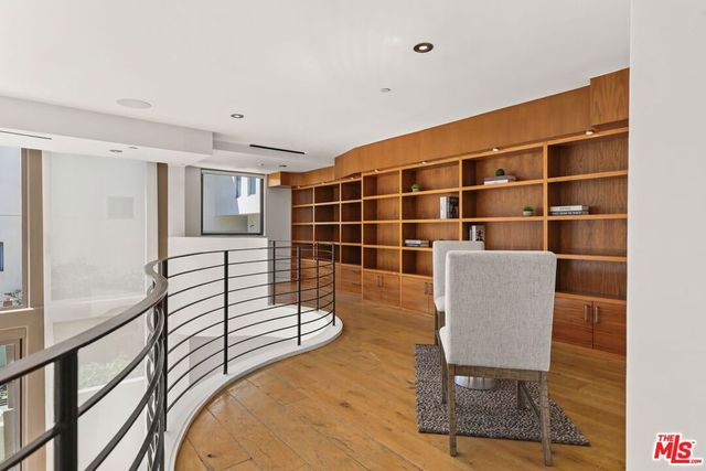 1719 Appian Way 5, Santa Monica, CA 90401