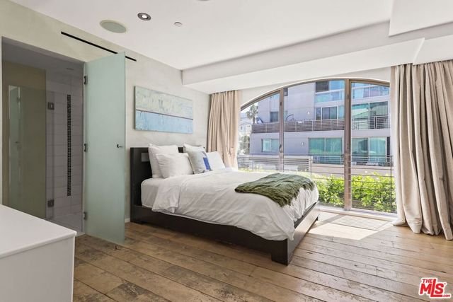 1719 Appian Way 5, Santa Monica, CA 90401