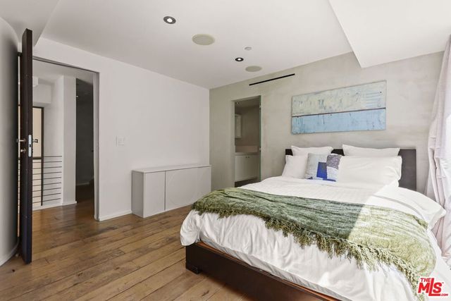 1719 Appian Way 5, Santa Monica, CA 90401