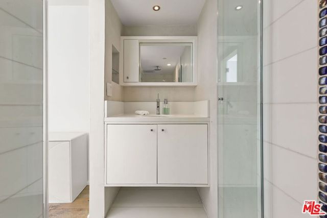 1719 Appian Way 5, Santa Monica, CA 90401