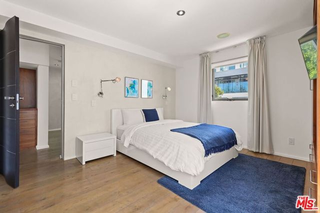 1719 Appian Way 5, Santa Monica, CA 90401