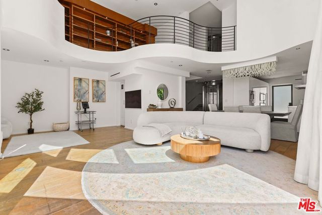 1719 Appian Way 5, Santa Monica, CA 90401