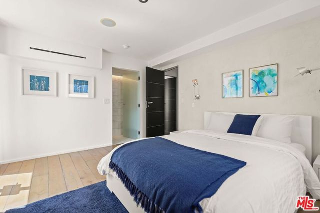 1719 Appian Way 5, Santa Monica, CA 90401