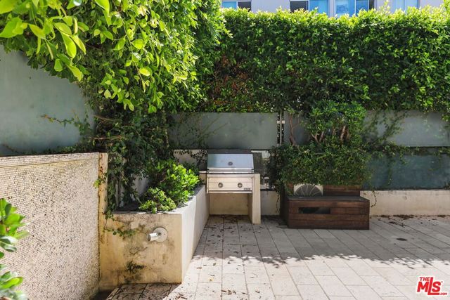 1719 Appian Way 5, Santa Monica, CA 90401