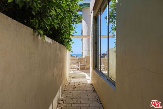 1719 Appian Way 5, Santa Monica, CA 90401