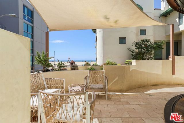 1719 Appian Way 5, Santa Monica, CA 90401