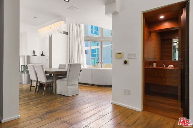 1719 Appian Way 5, Santa Monica, CA 90401