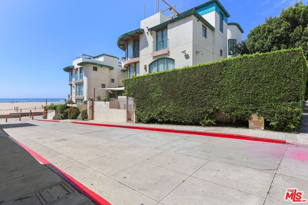 1719 Appian Way 5, Santa Monica, CA 90401