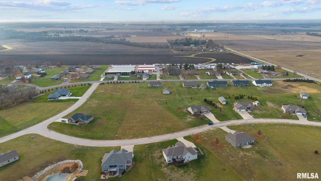 107 Lost Creek Court, Pekin, IL 61554