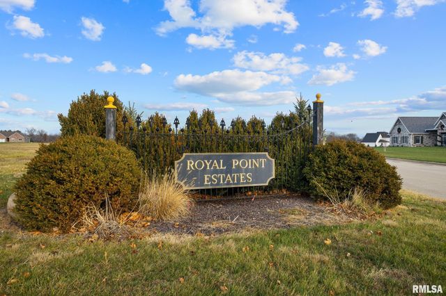 107 Lost Creek Court, Pekin, IL 61554