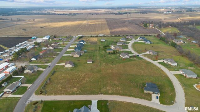 107 Lost Creek Court, Pekin, IL 61554