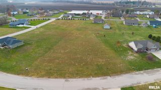 107 Lost Creek Court, Pekin, IL 61554