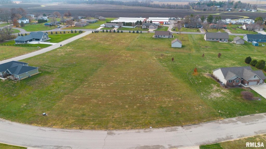 107 Lost Creek Court, Pekin, IL 61554