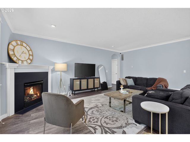 15213 Se PEBBLE BEACH Dr, Happy Valley, OR 97086