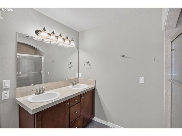 15213 Se PEBBLE BEACH Dr, Happy Valley, OR 97086