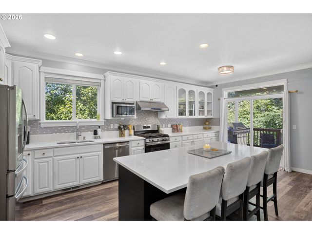 15213 Se PEBBLE BEACH Dr, Happy Valley, OR 97086