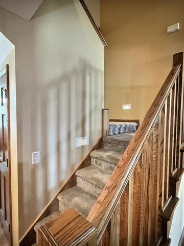 1811 W Village Lane, Springfield, MO 65807