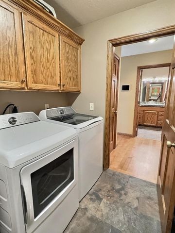 1811 W Village Lane, Springfield, MO 65807